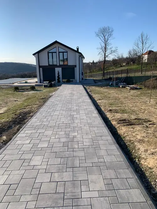 Terasa popločana behaton pločama — realizacija SLOG (4)