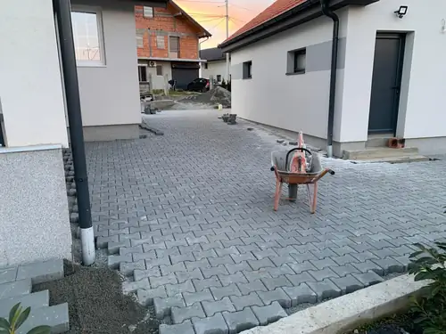 Popločana terasa sa ivičnjacima — realizacija SLOG (10)