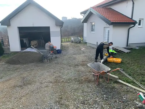Ulazna staza i stepenište od behatona — realizacija SLOG (18)