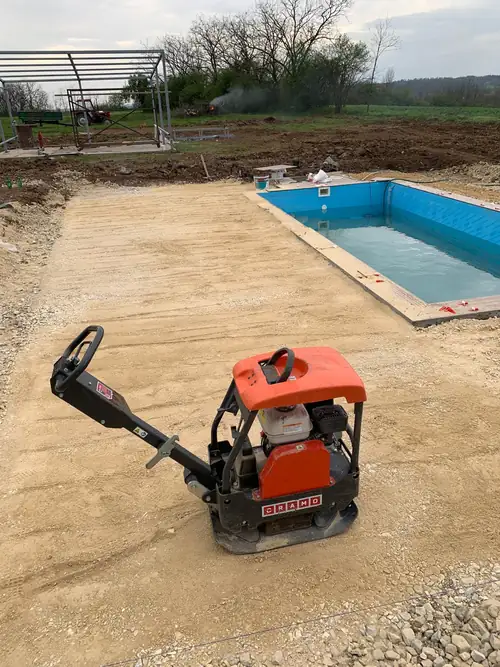 Bazenska zona od behaton ploča — realizacija SLOG (53)