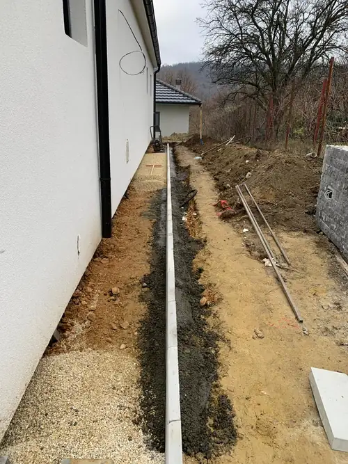 Bazenska zona od behaton ploča — realizacija SLOG (65)